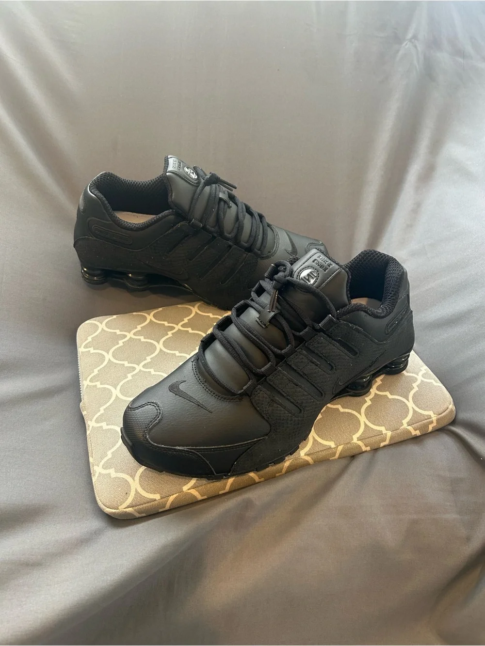 Nike Shox NZ “Triple Black” (GREAT CONDITION) - Picture 6 of 12
